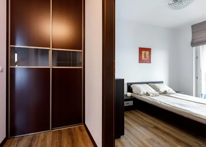 Central Wroclaw Apartment - City Center - Comfortable And Bright - L17